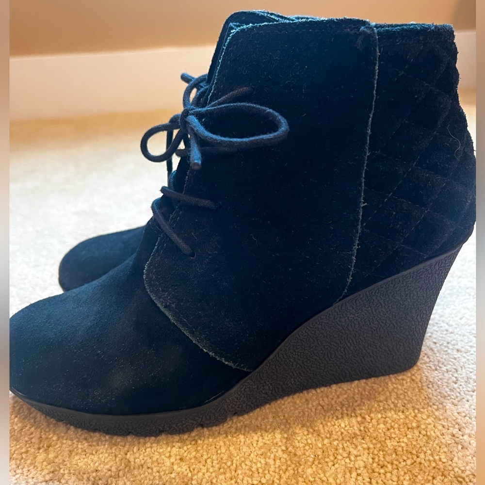 Black MIA women’s wedges